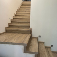  Bukoma vinylove schody s nosem vinyl zakaznika